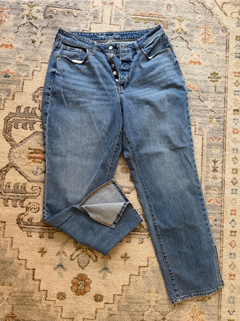 Old Navy Women's Straight Leg Jeans in Blue Denim - Picture 2 of 3